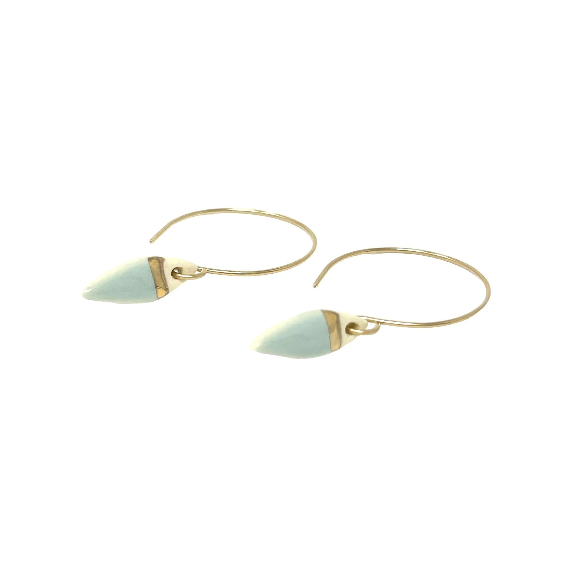ZOE%CC%88+COMINGS+tiny+leaf+hoops+pale+blue%3Agold+line+p.jpg