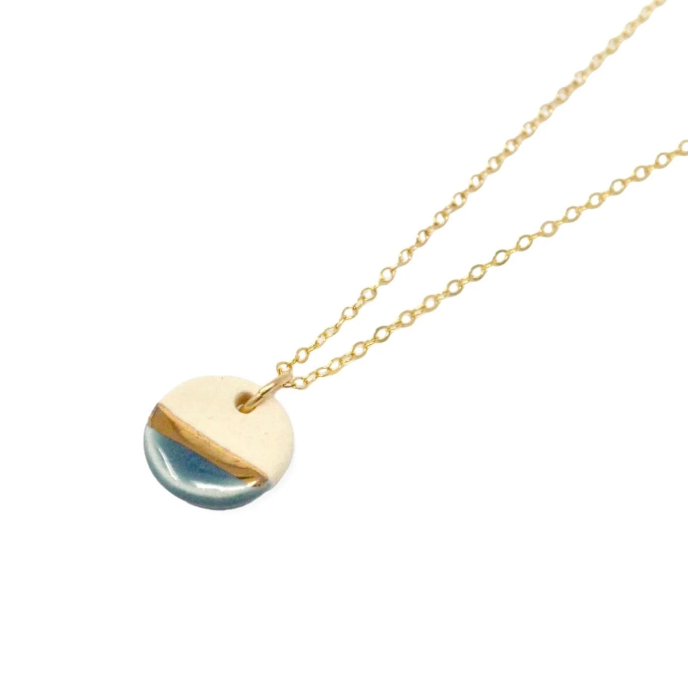 ZOE%CC%88+COMINGS+tiny+pebble+necklace+slate%3Agold+line+a+p.jpg