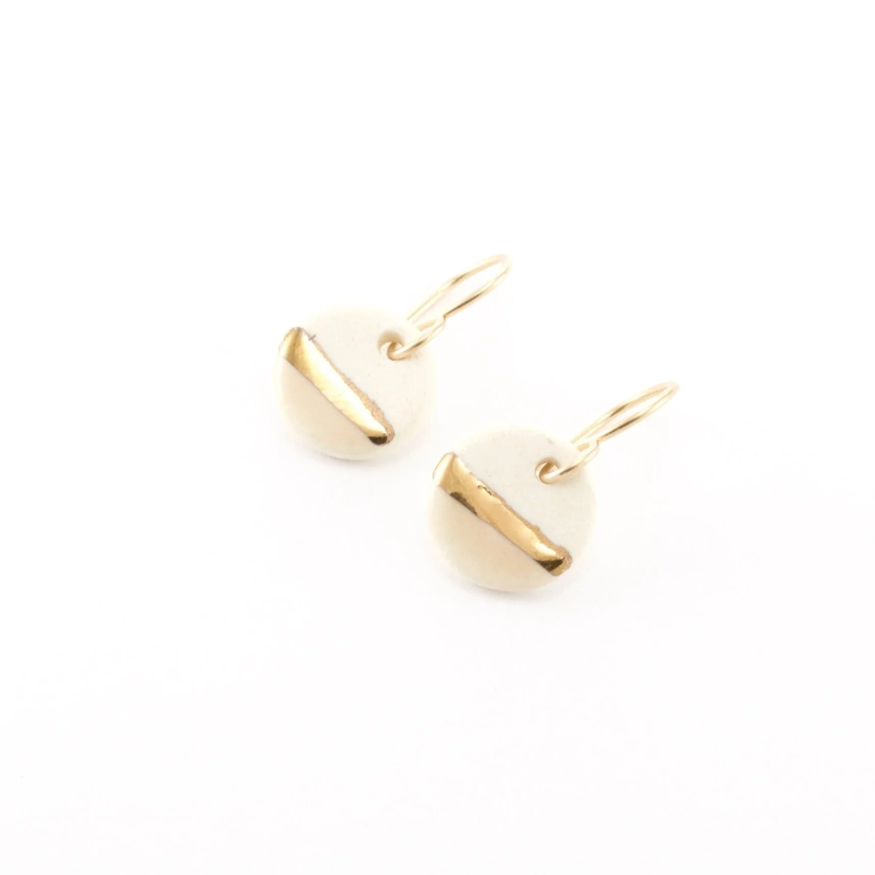 ZO%C3%8B+COMINGS+tiny+pebble+earrings+nude%3Agold+line.jpg