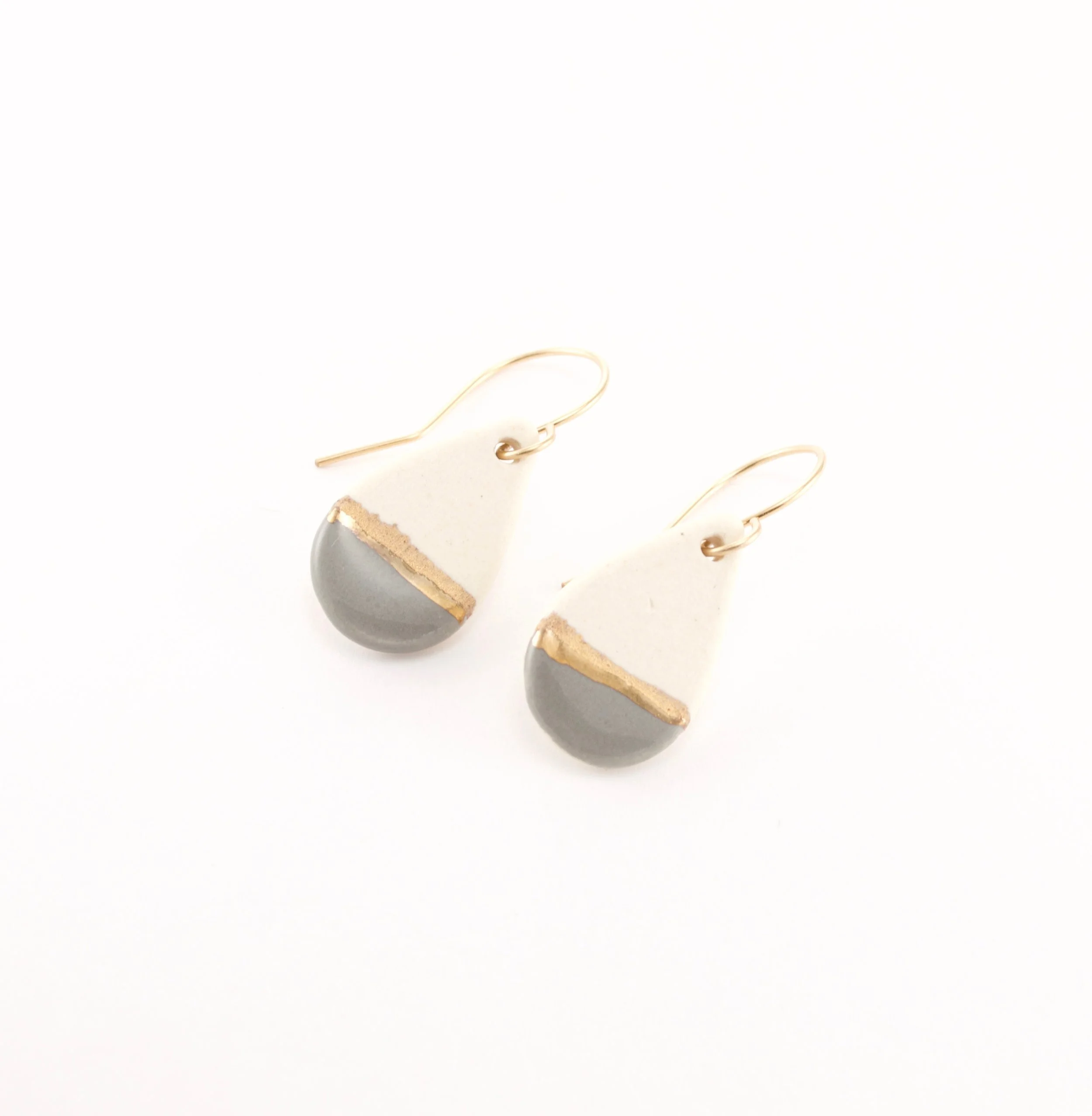 ZOË COMINGS teardrop earrings dark grey:gold line.jpg