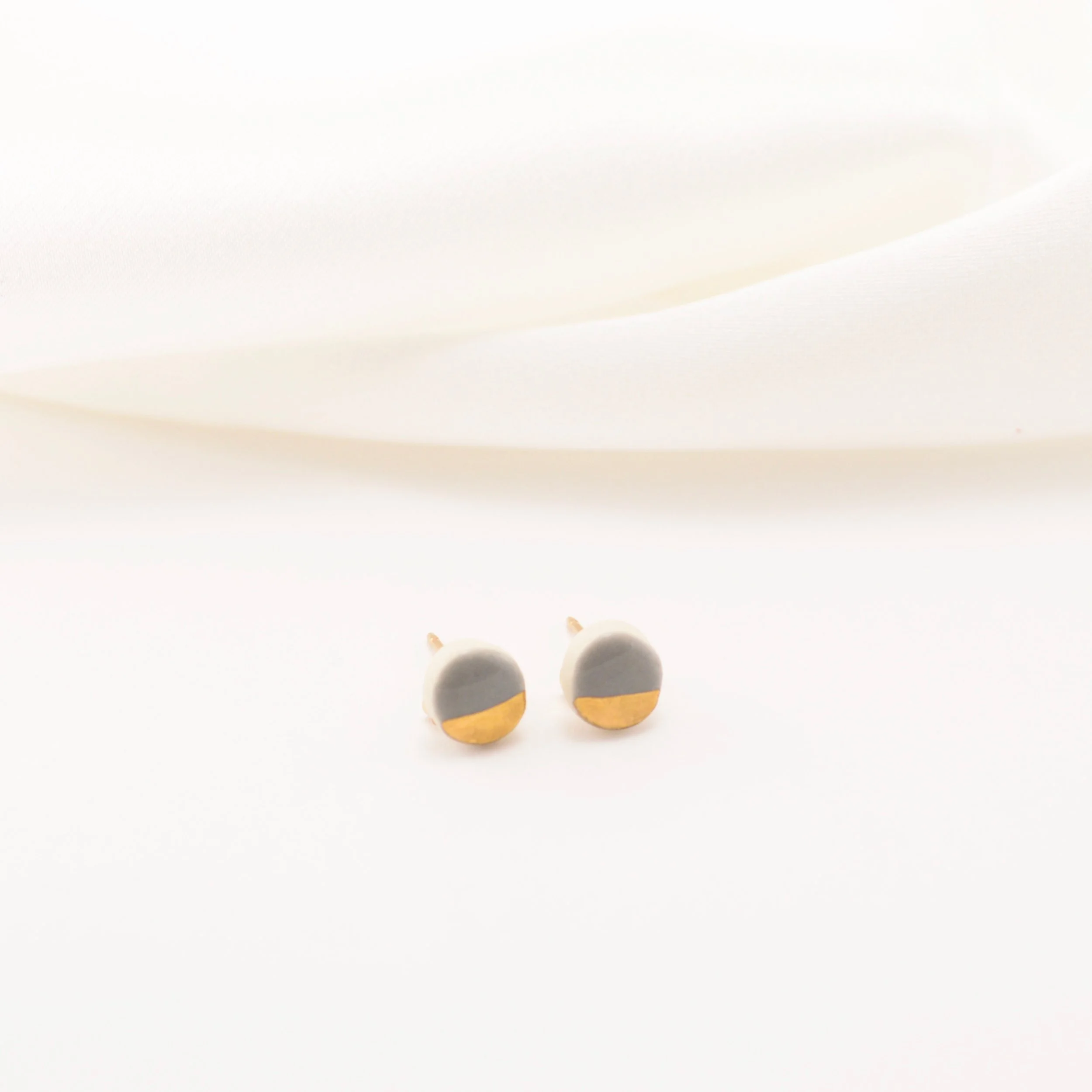 tiny pebble studs