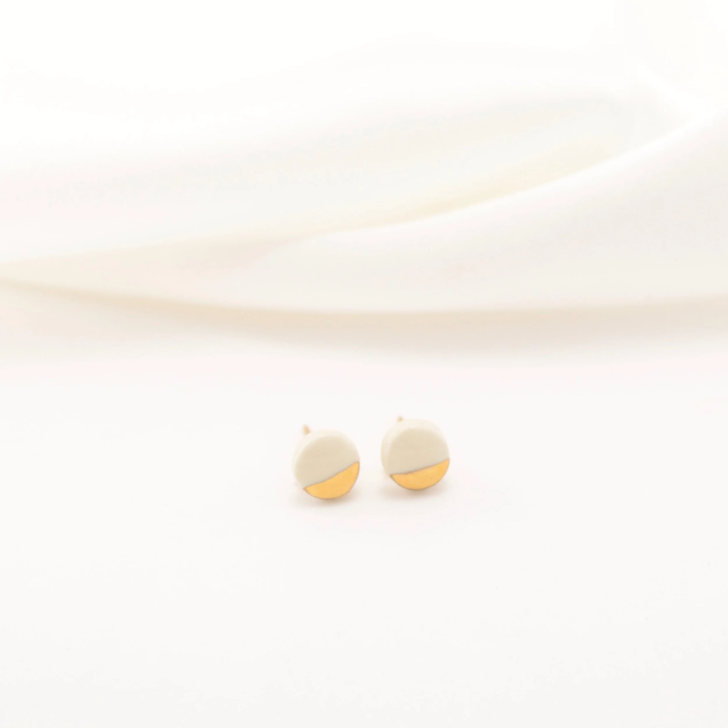 tiny pebble studs
