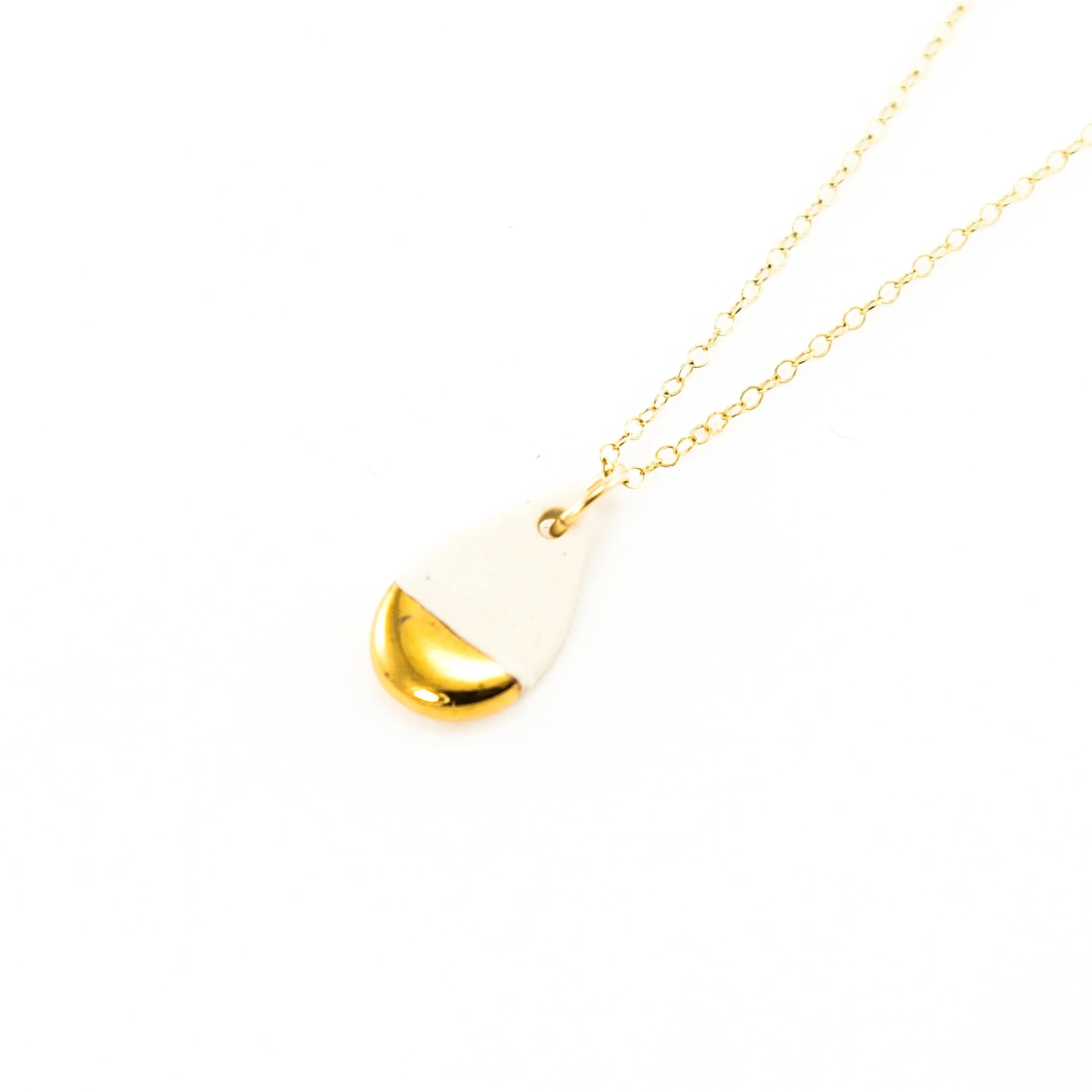 ZOE%CC%88%2BCOMINGS%2Btiny%2B%2Bstuds%2B_gold-37.jpg