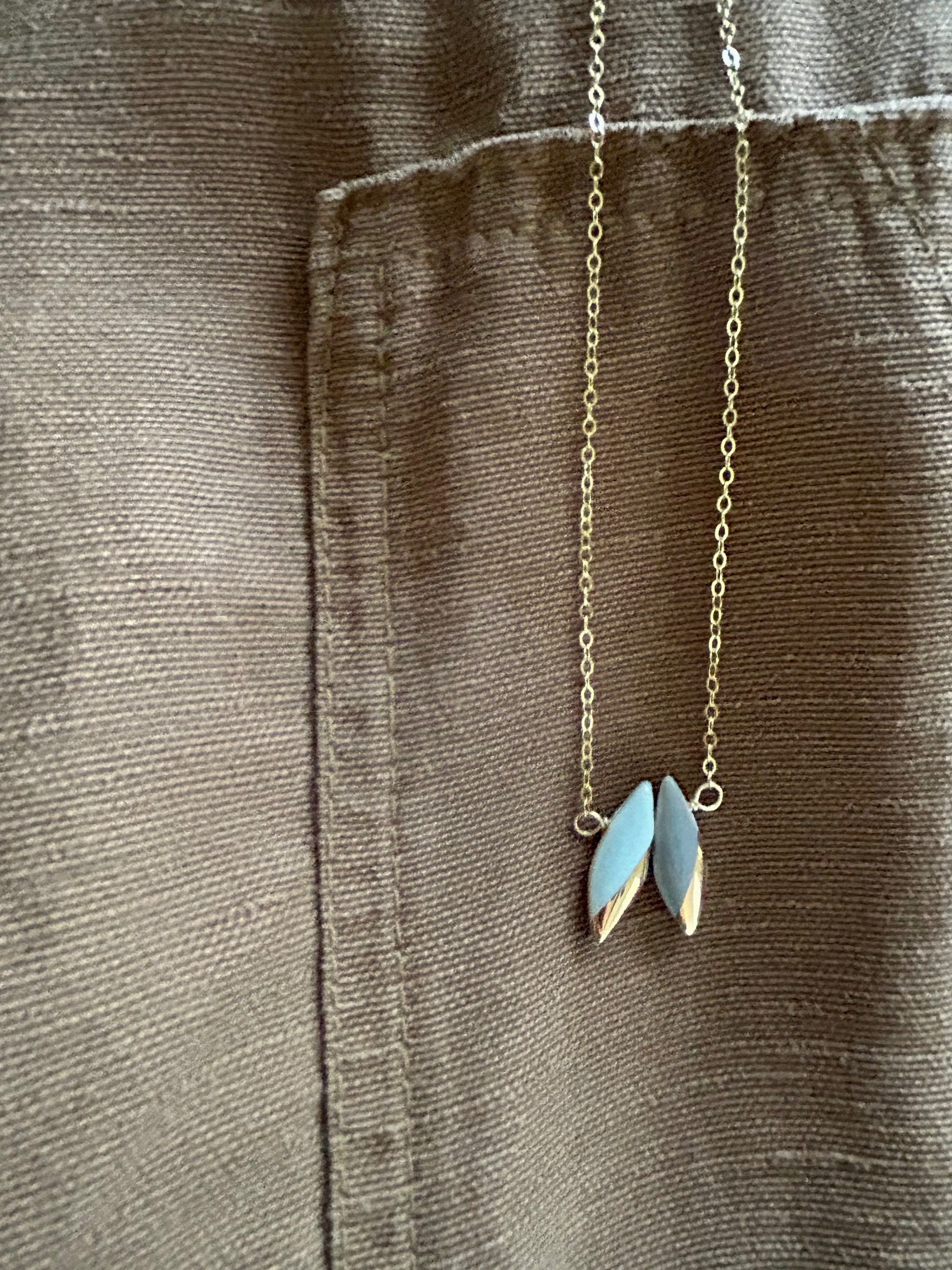 ZOË COMINGS double leaf necklace bl:dk lifestyle pug.jpg