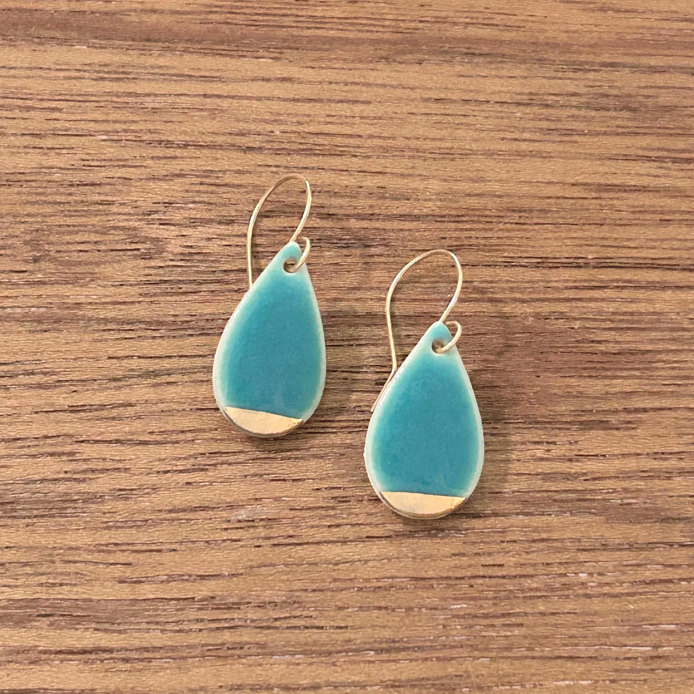 ZOE%CC%88+COMINGS++teardrop+earrings+gold+slice%2C+tl+wbkgd.jpg