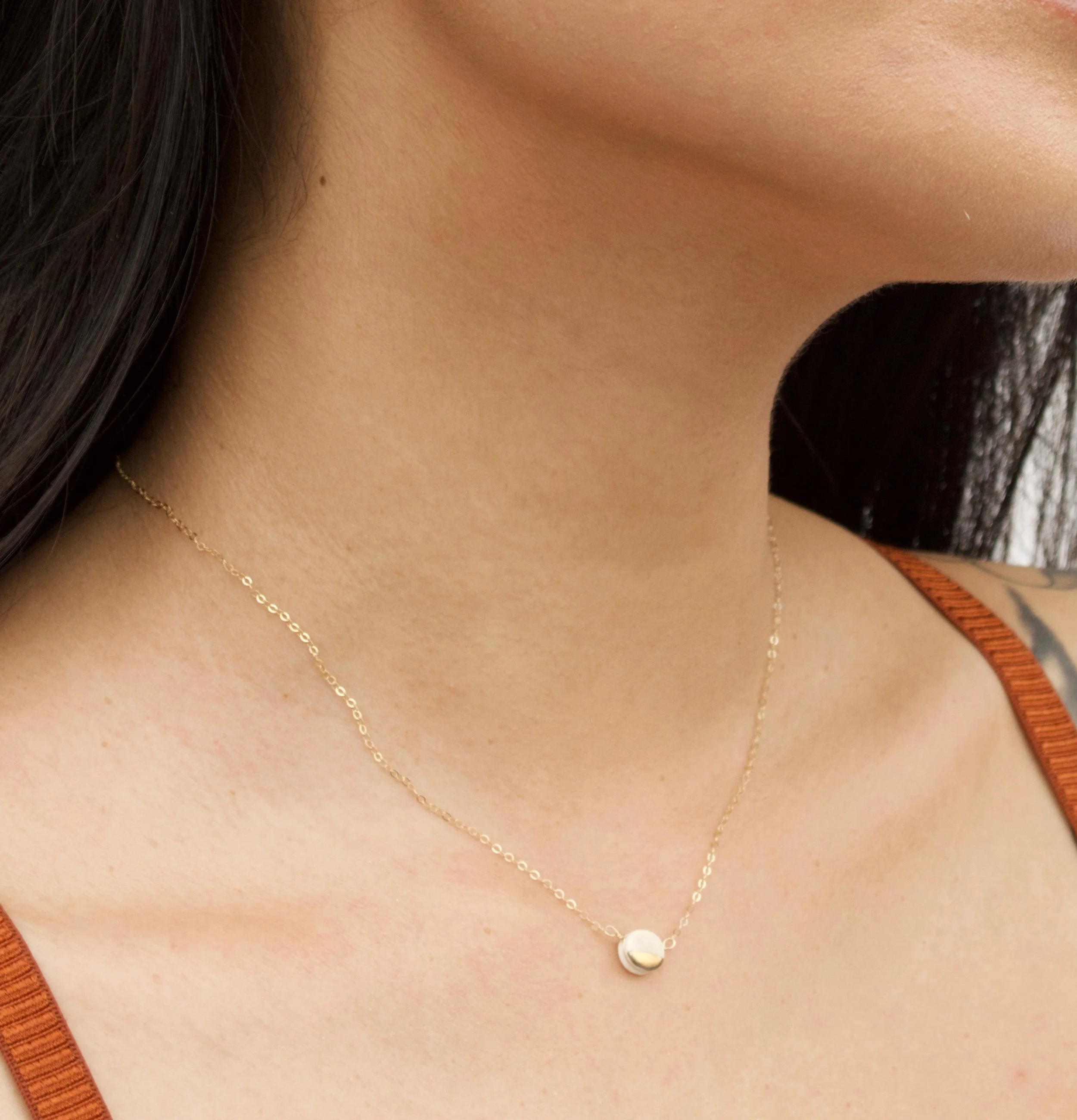 ZOË COMINGS  teeny pebble necklace gd model 1.jpg