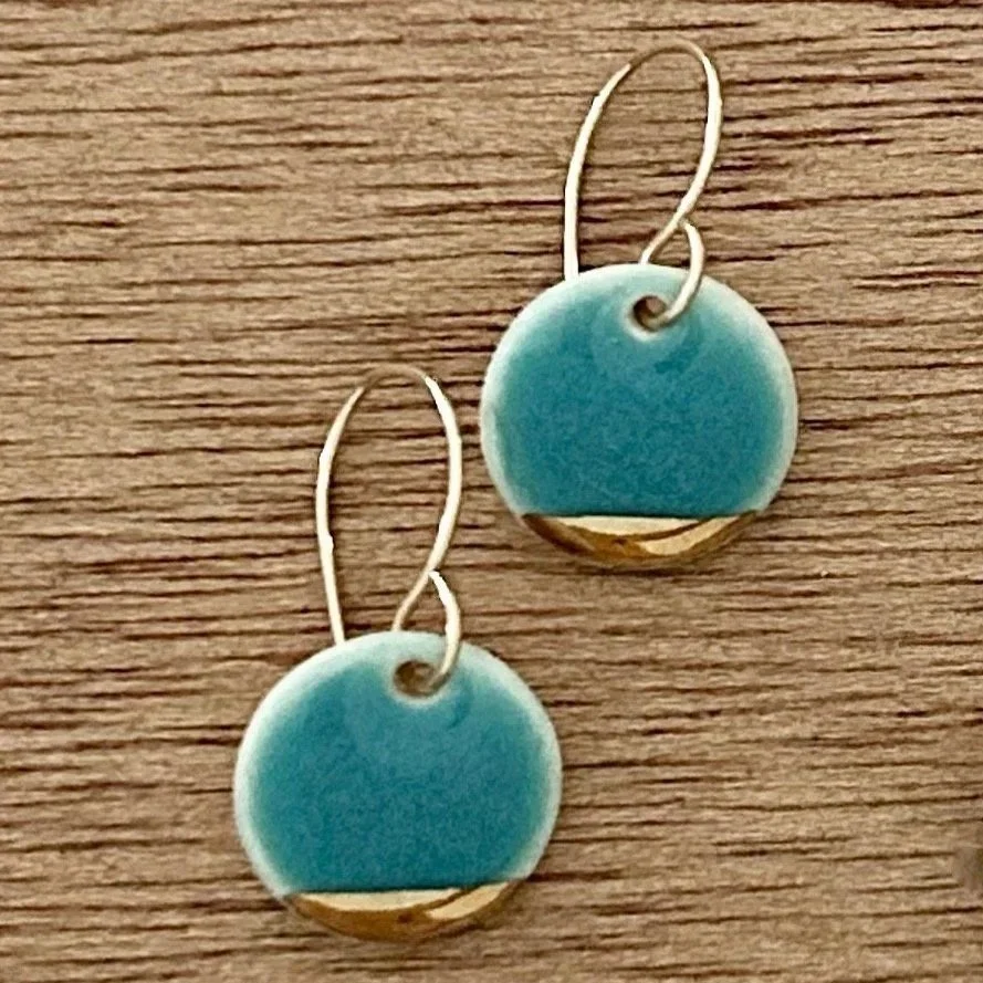 ZOE%CC%88+COMINGS+pebble+earrings%2C+teal+gold+slice.jpg
