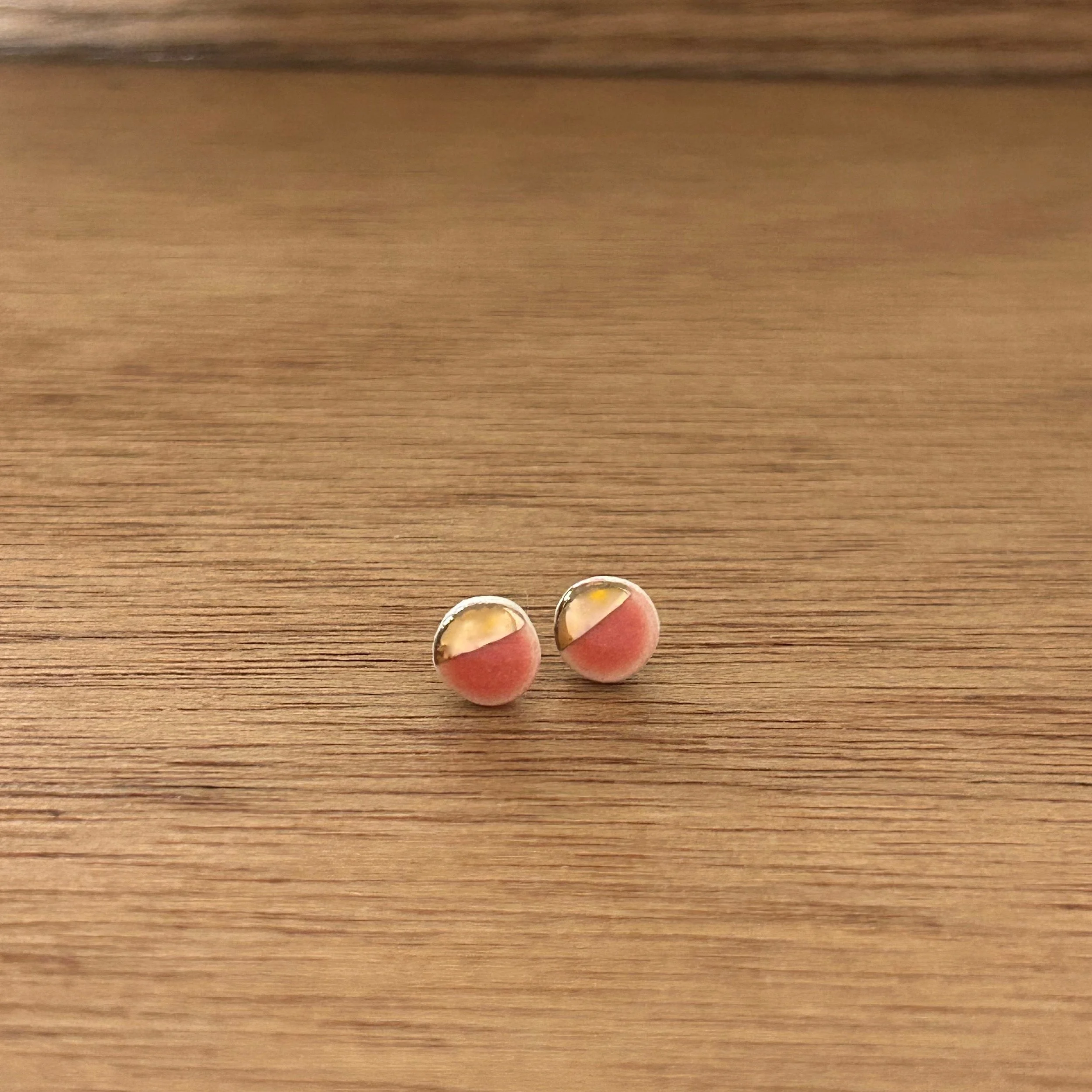 ZOË COMINGS tiny pebble studs, coral:gold half, wdbkg.jpg