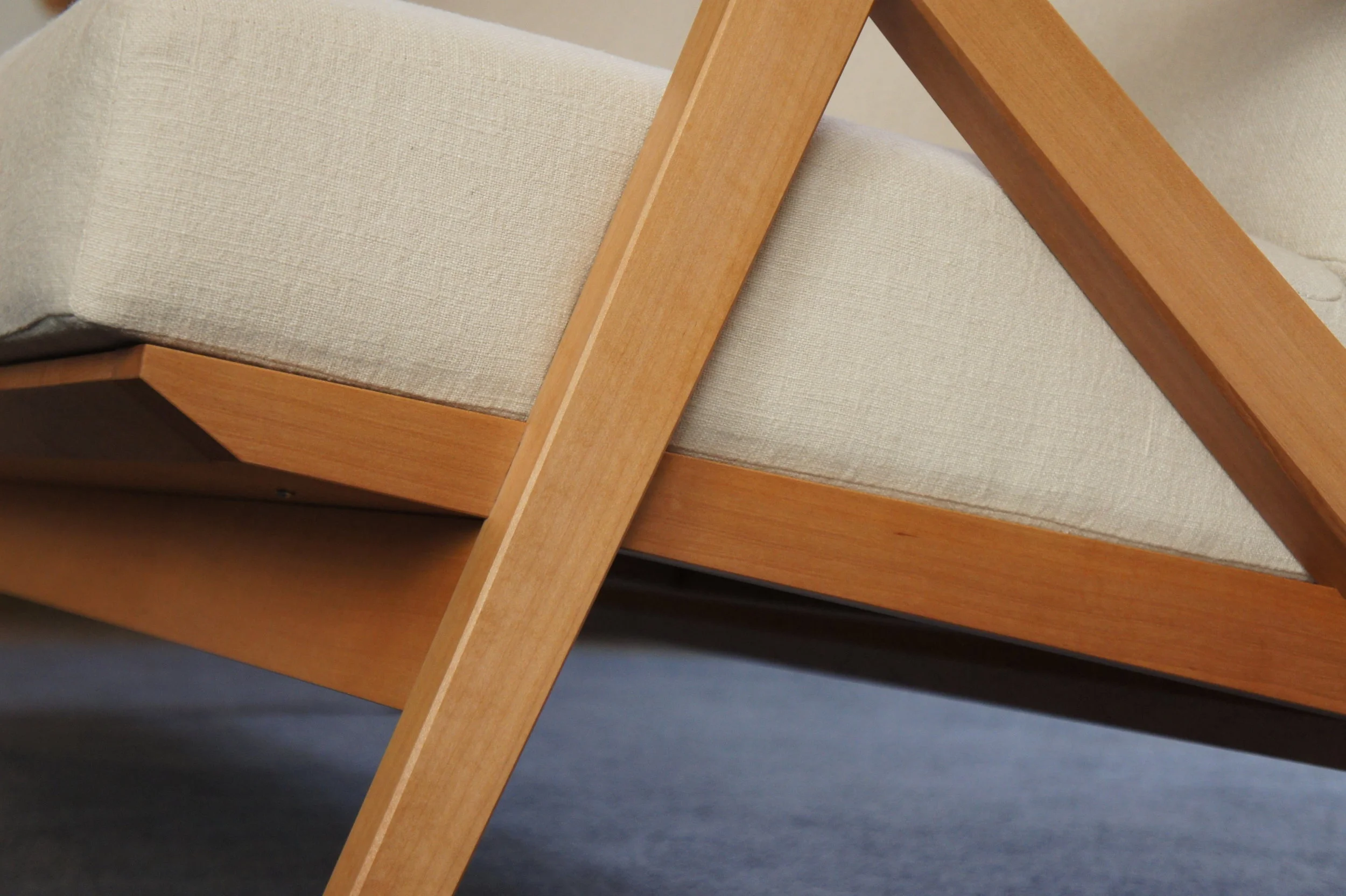 16)Sofa Seat Side.JPG