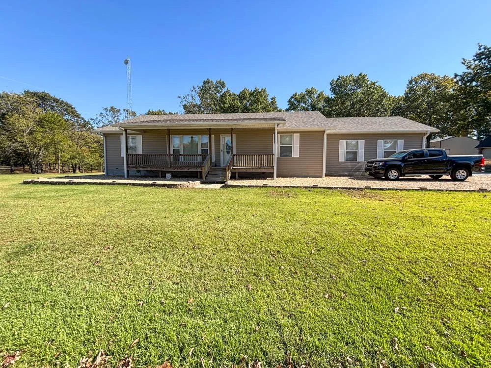 VERY NICE HOME WITH LAKEVIEW AND ADDITIONAL LOTS   $425,000