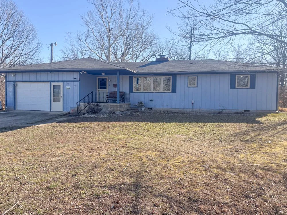  HOME NEAR BULL SHOALS LAKE     $220,000