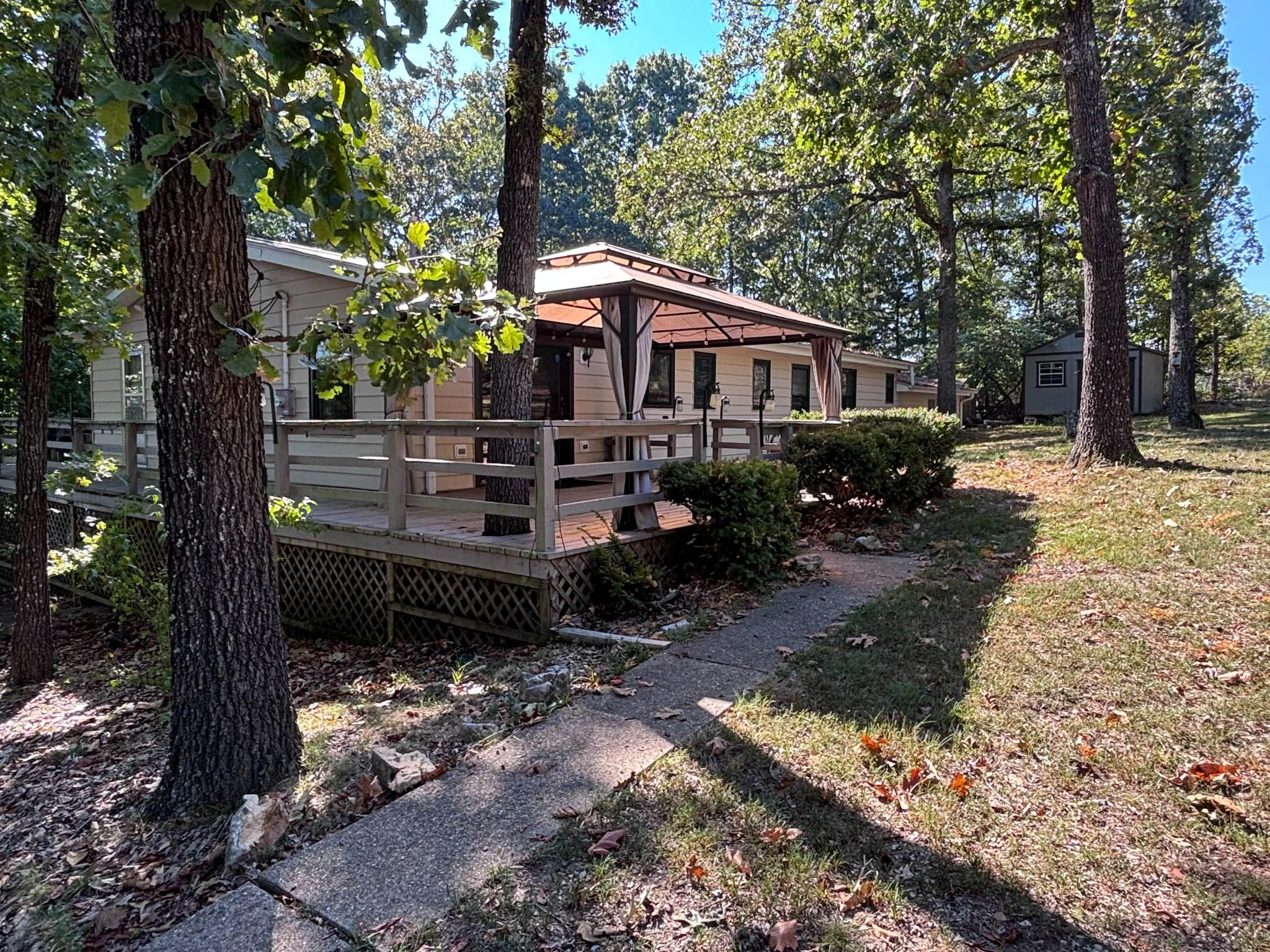 4 BED, 3 BATH LAKE HOME WITH ATTACHED APARTMENT - UNDER CONTRACT