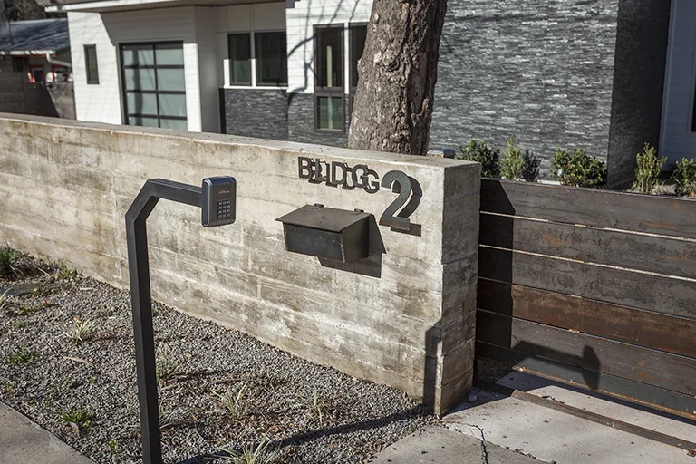 gate_2.jpg