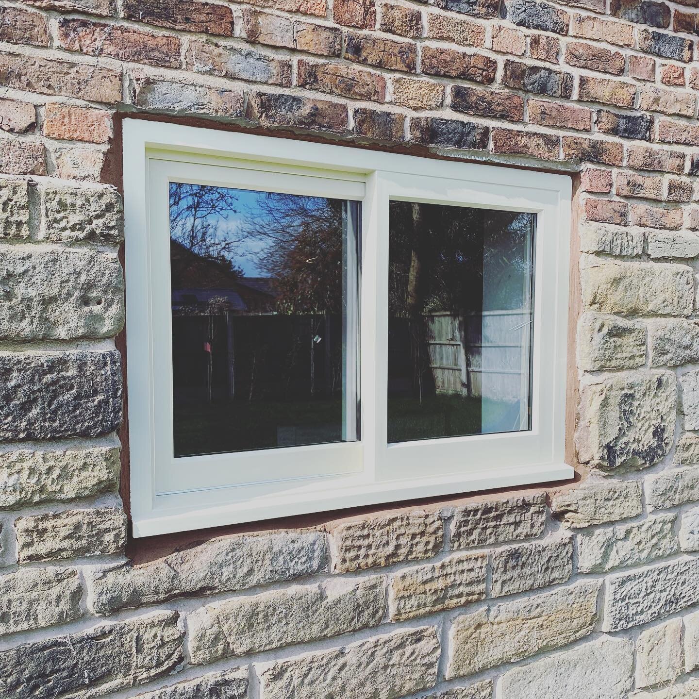 Yorkshire slider window installed today. Manufactured in @accoyawood and fully finished in #farrowandball #limewhite mixed by @ankerstuy_coatings_uk 
&bull;
&bull;
&bull;
#ecosash #ecosashwindows #slidingsashwindows #yorkshireslider #listedbuilding #