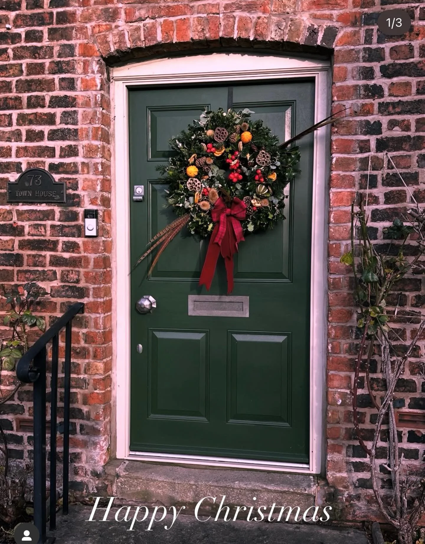 Happy Christmas and best wishes to all of our followers, customers, friends and suppliers. We are now taking a well earned break over the Christmas period after another very busy year. 
&bull;
&bull;
#ecosash #ecosashwindows #sashwindows #timberdoor 