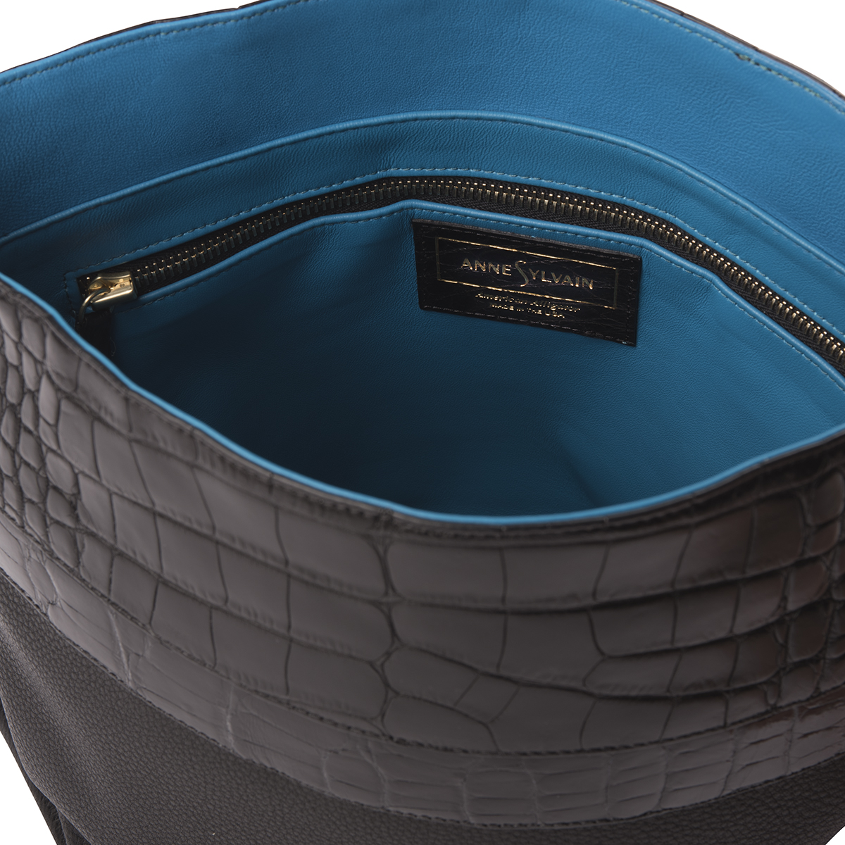 Roadster-Alligator-Black-Interior copyproWeb.jpg