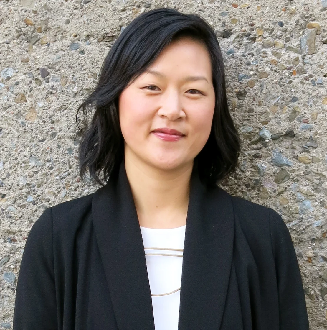 Gloria Kim Headshot.jpg