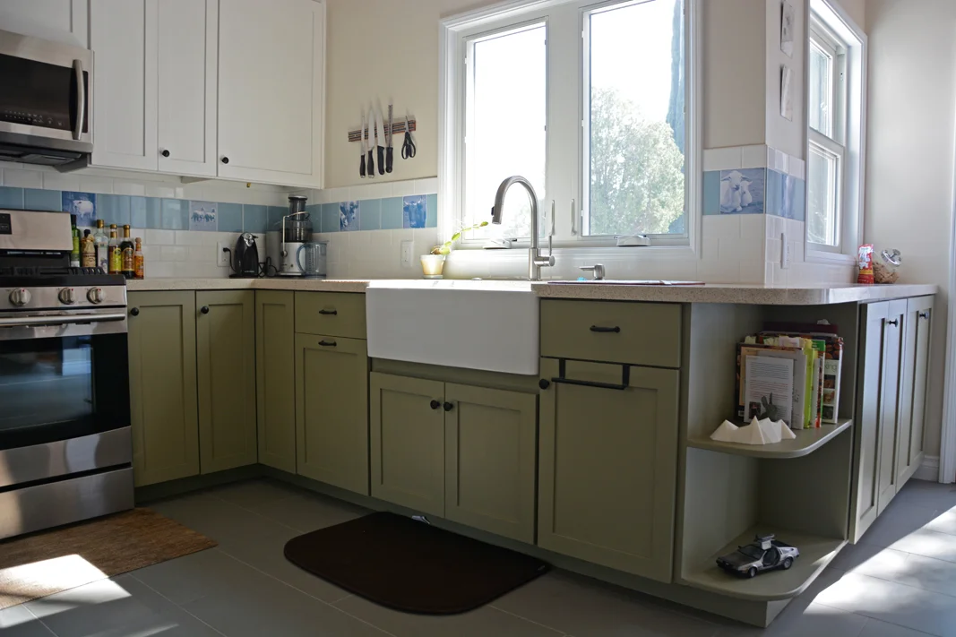 06 kitchen cabs-web.jpg