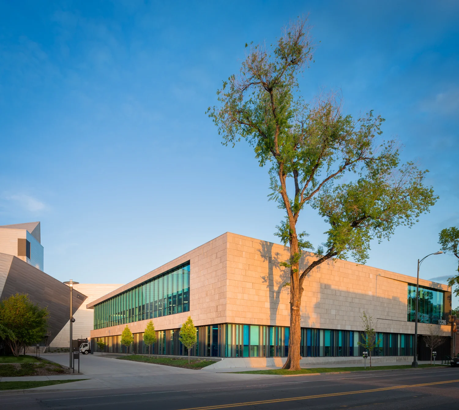 DENVER ART MUSEUM'S ADMIN BUILDING by ROTH SHEPPARD ARCHITECTS © 2015 JC Buck