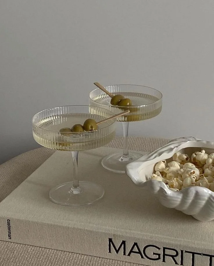 How Can Vintage Martini Glasses Elevate Your Cocktail Experience?