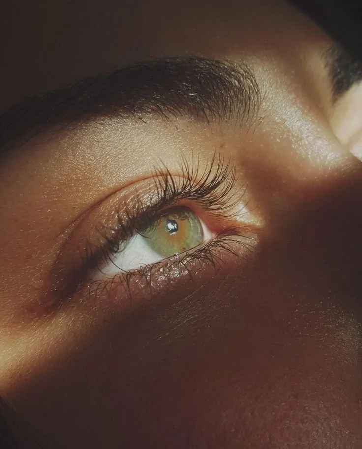 How To Find A Qualified And Experienced Eyelid Surgeon