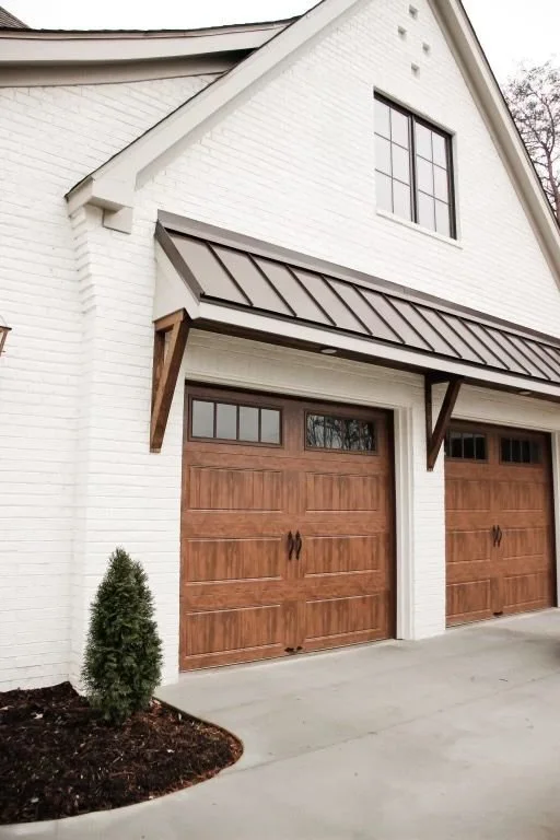 Knowing When It's Time For New Garage Doors