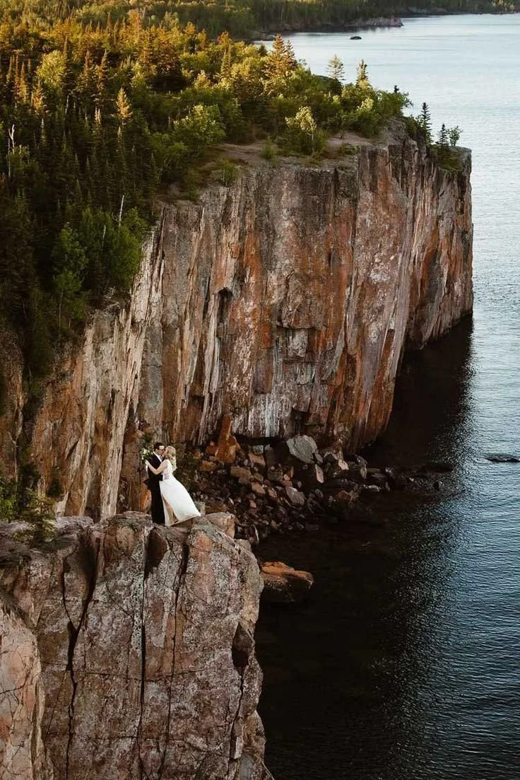 What Minnesota Couples Should Know Before Booking A Wedding Venue
