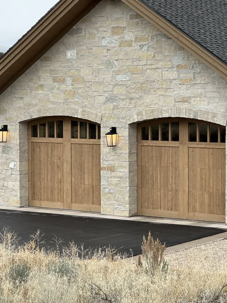 5 Garage Door Repair Pros Serving The Woodlands, TX