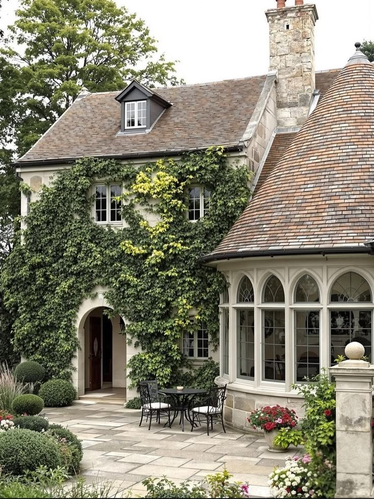 Why Spring Is A Smart Time To Schedule Roof Repairs
