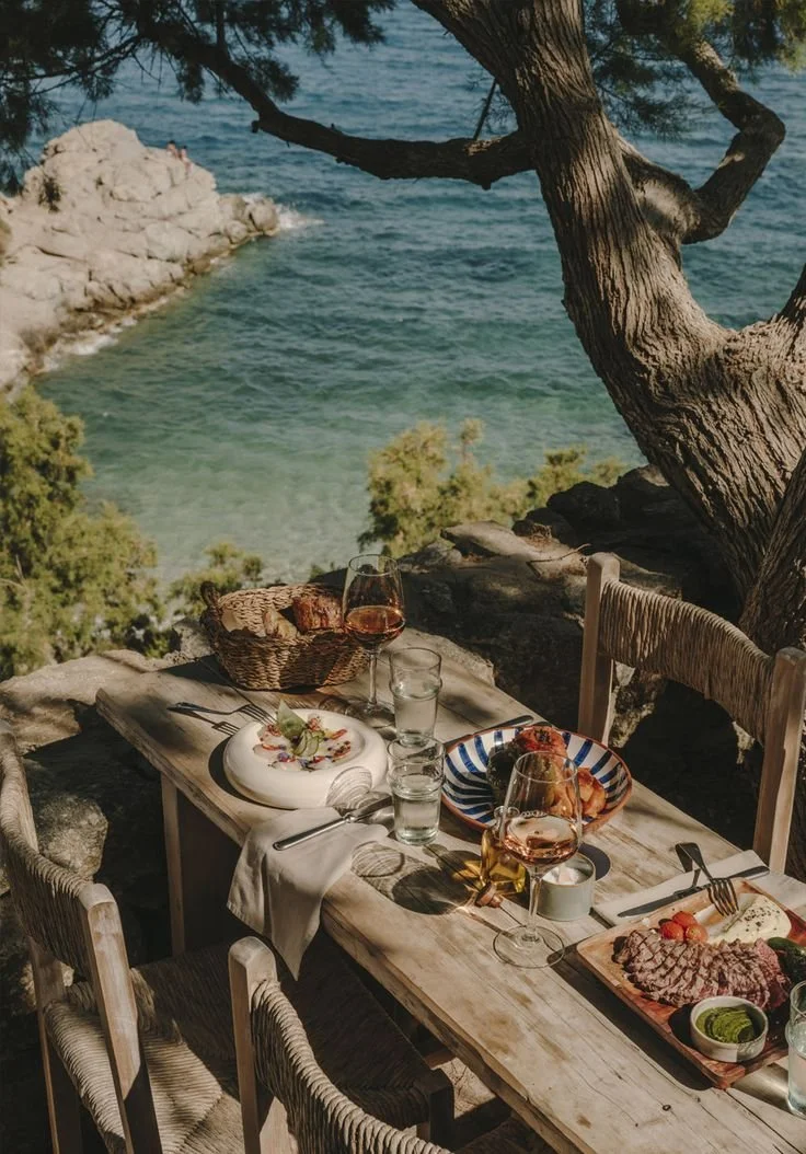 hellolovelyliving travel