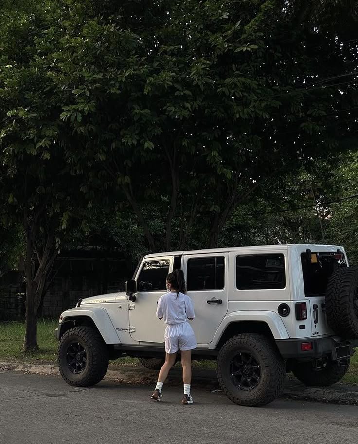 hellolovelyliving jeep