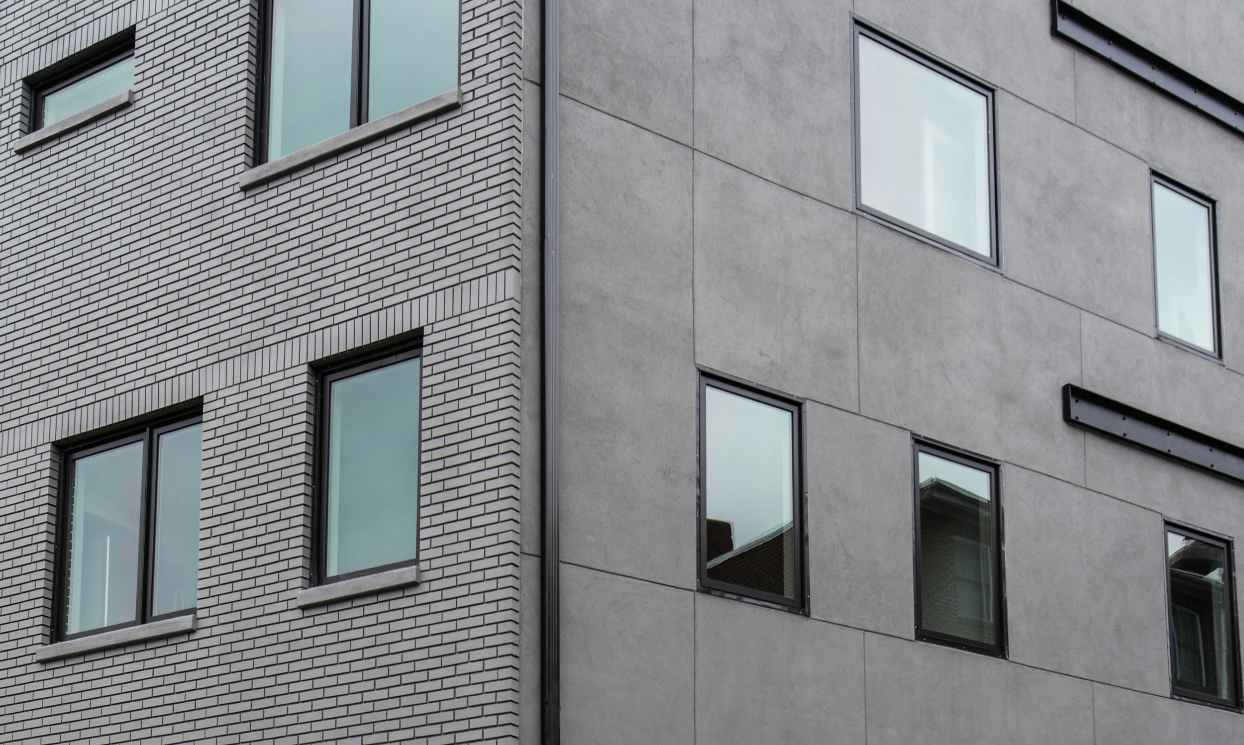 MULTI-FAMILY / The Embassy / INFO +