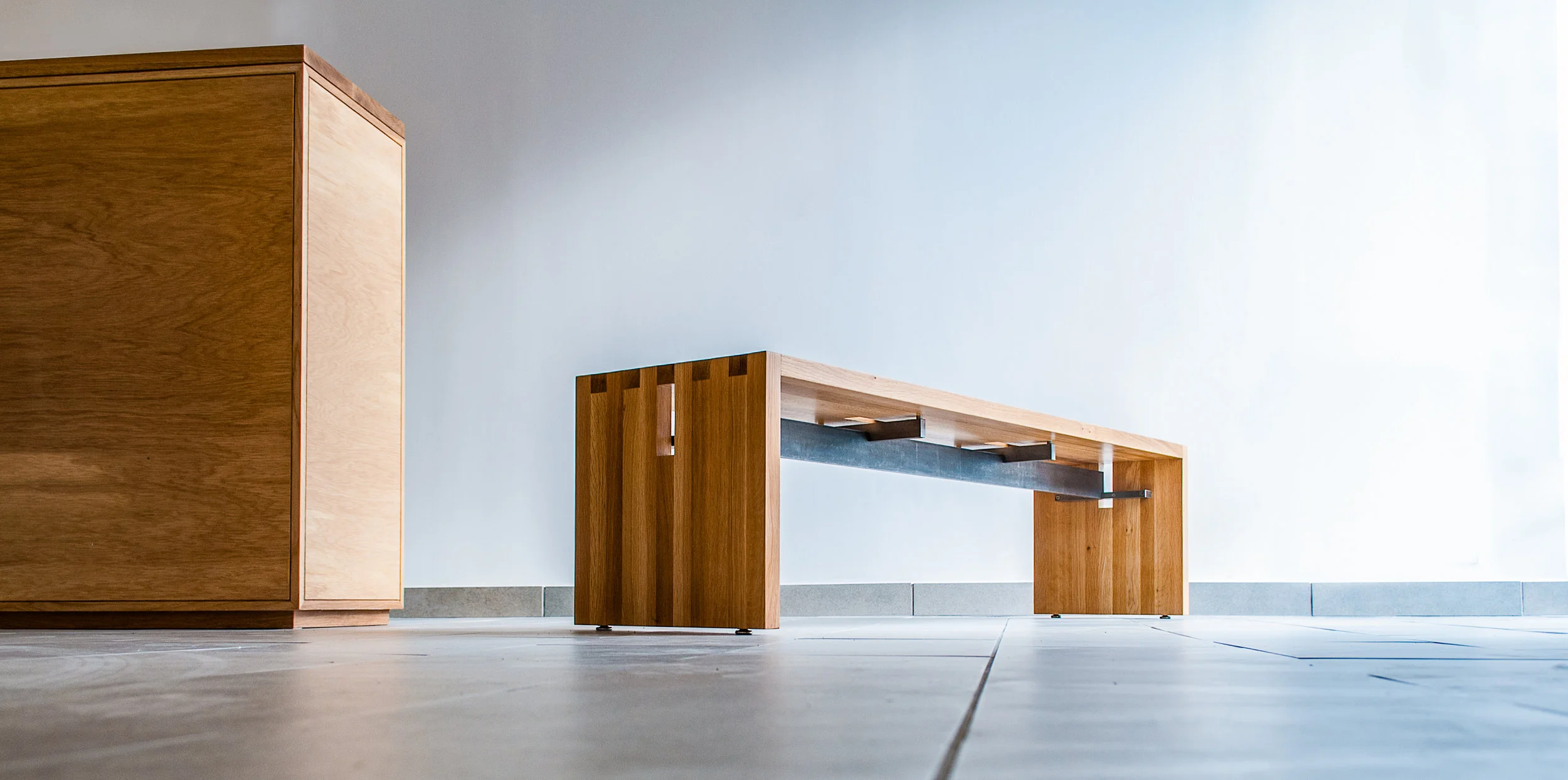 FURNITURE / BENCHES
