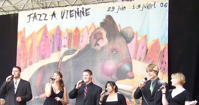 performance_with_students_at_vienne_jazz_fest.jpg