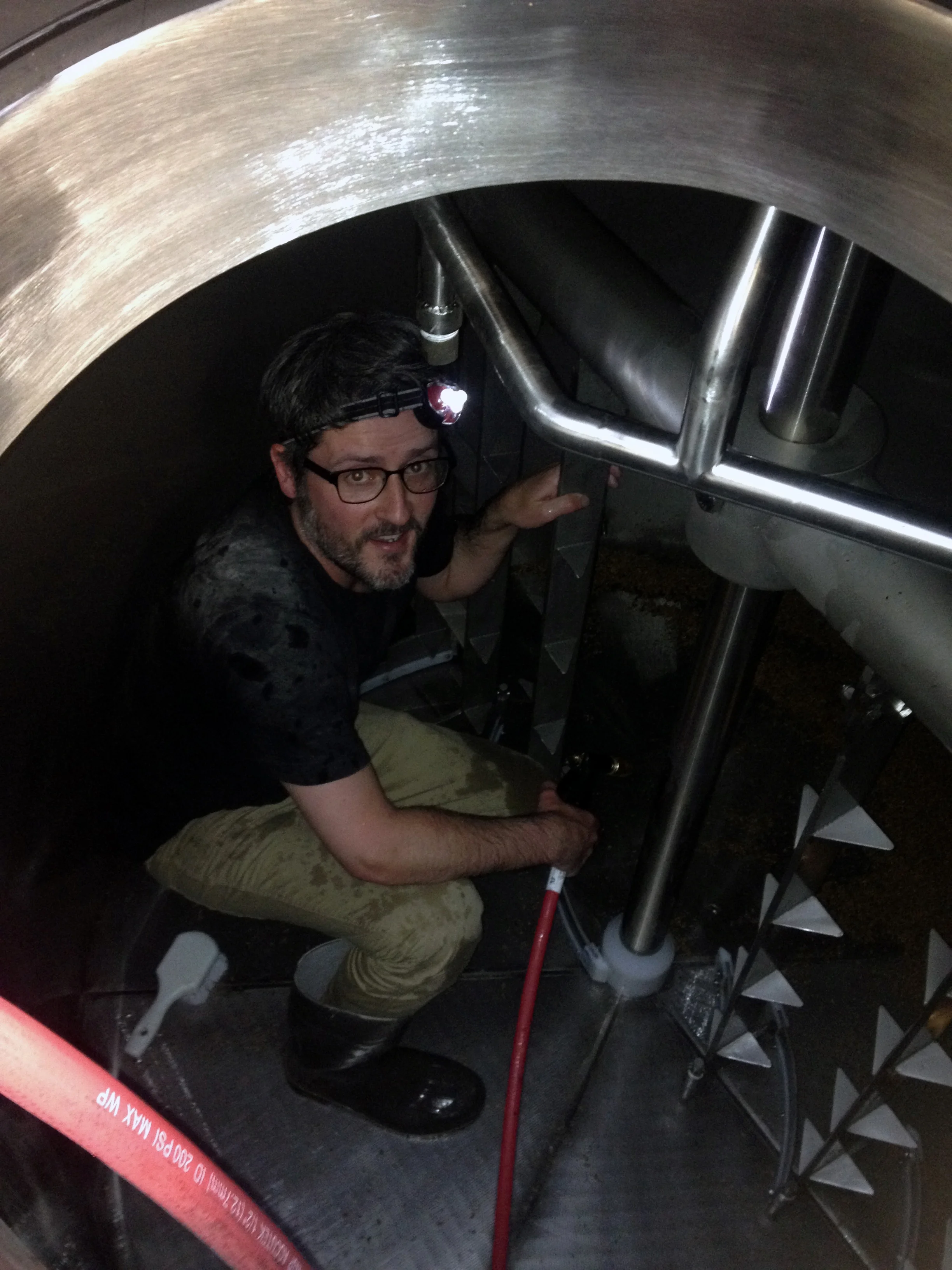  Kevin cleaning the mash tun 