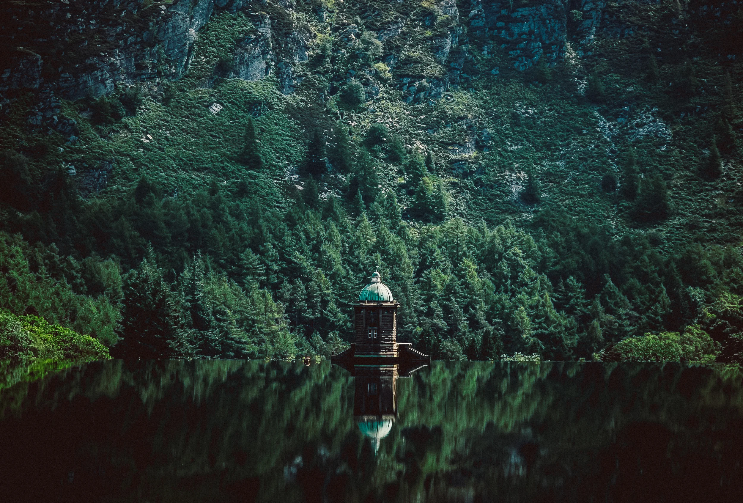 Elan Valley reservoir, Wales. Nikon D300 | 135mm | F4 - 1/1600th - iso100