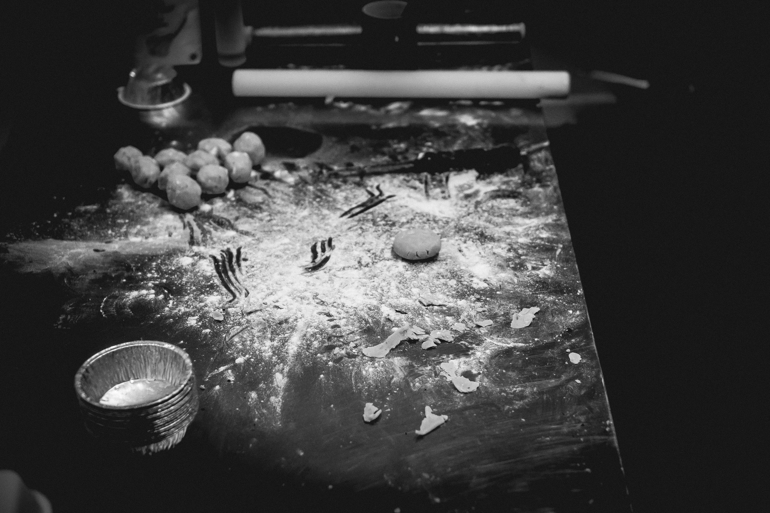 Pie in Hand. Fuji XE1 | 35mm| F2 - 1/800th - iso1250