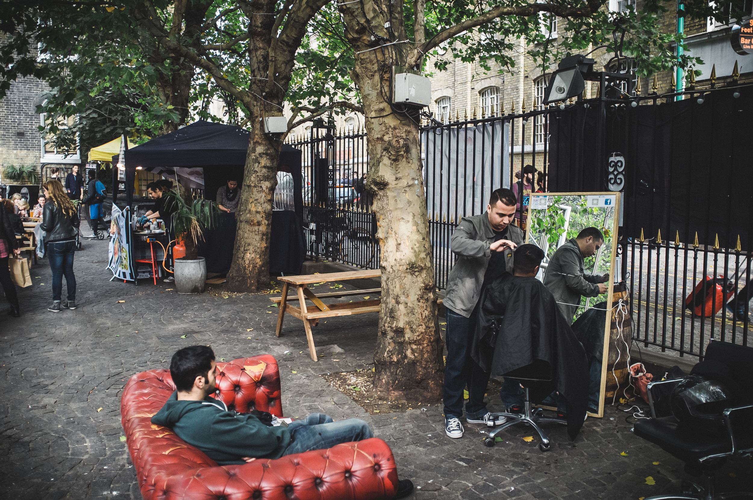 london_street_photography_with_the_fuji_x100-10.jpg