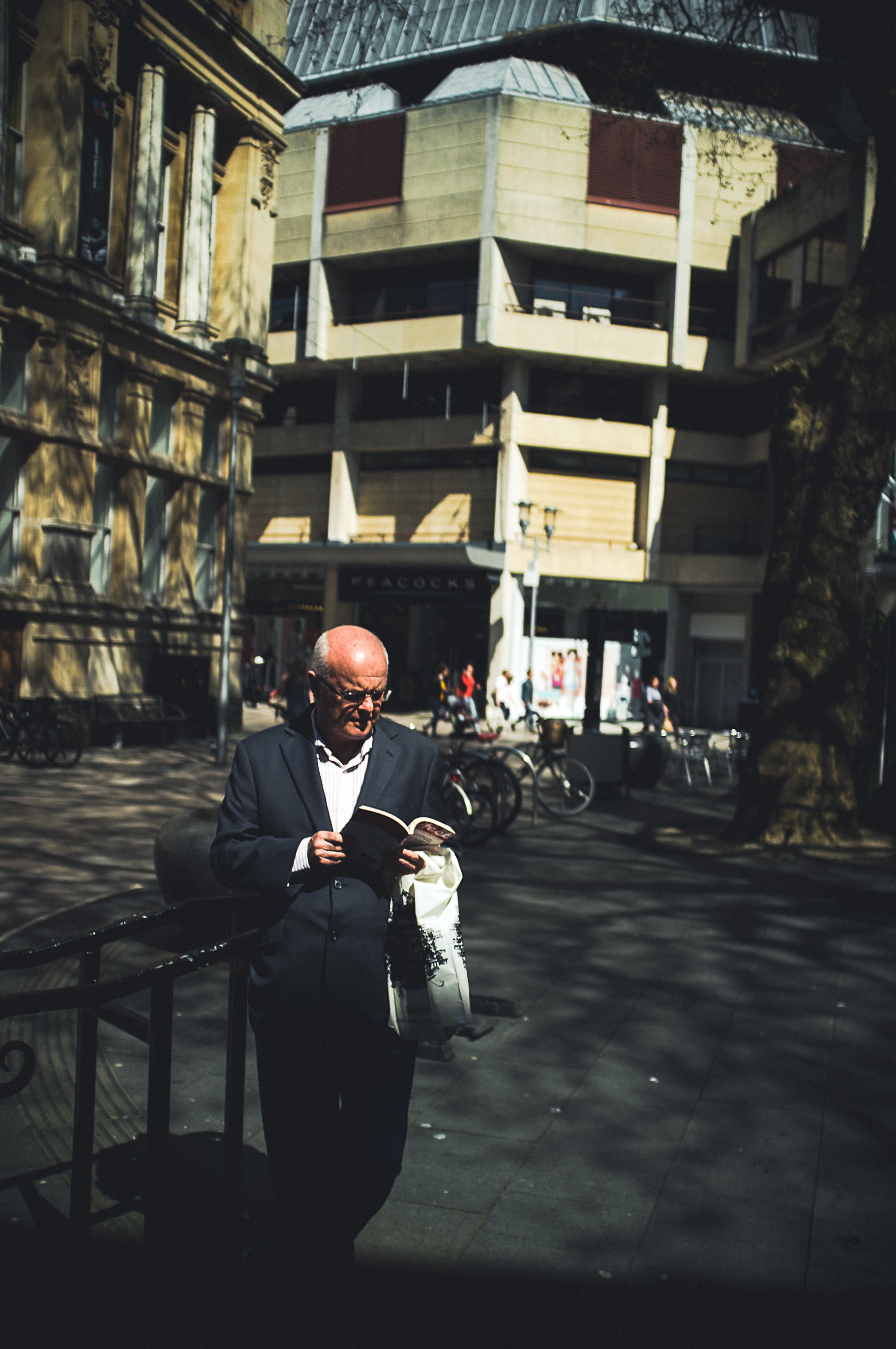 cardiff_street_photography_with_the_fuji_x100-2.jpg