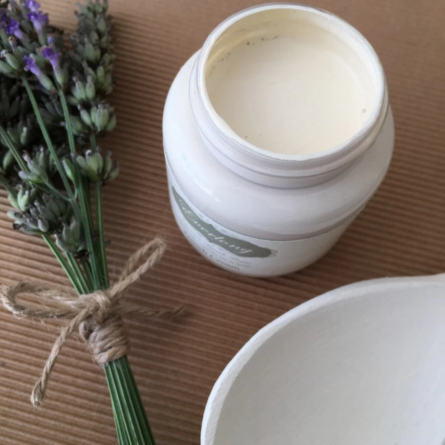 everlong-chalk-paint-french-cream-1.jpg