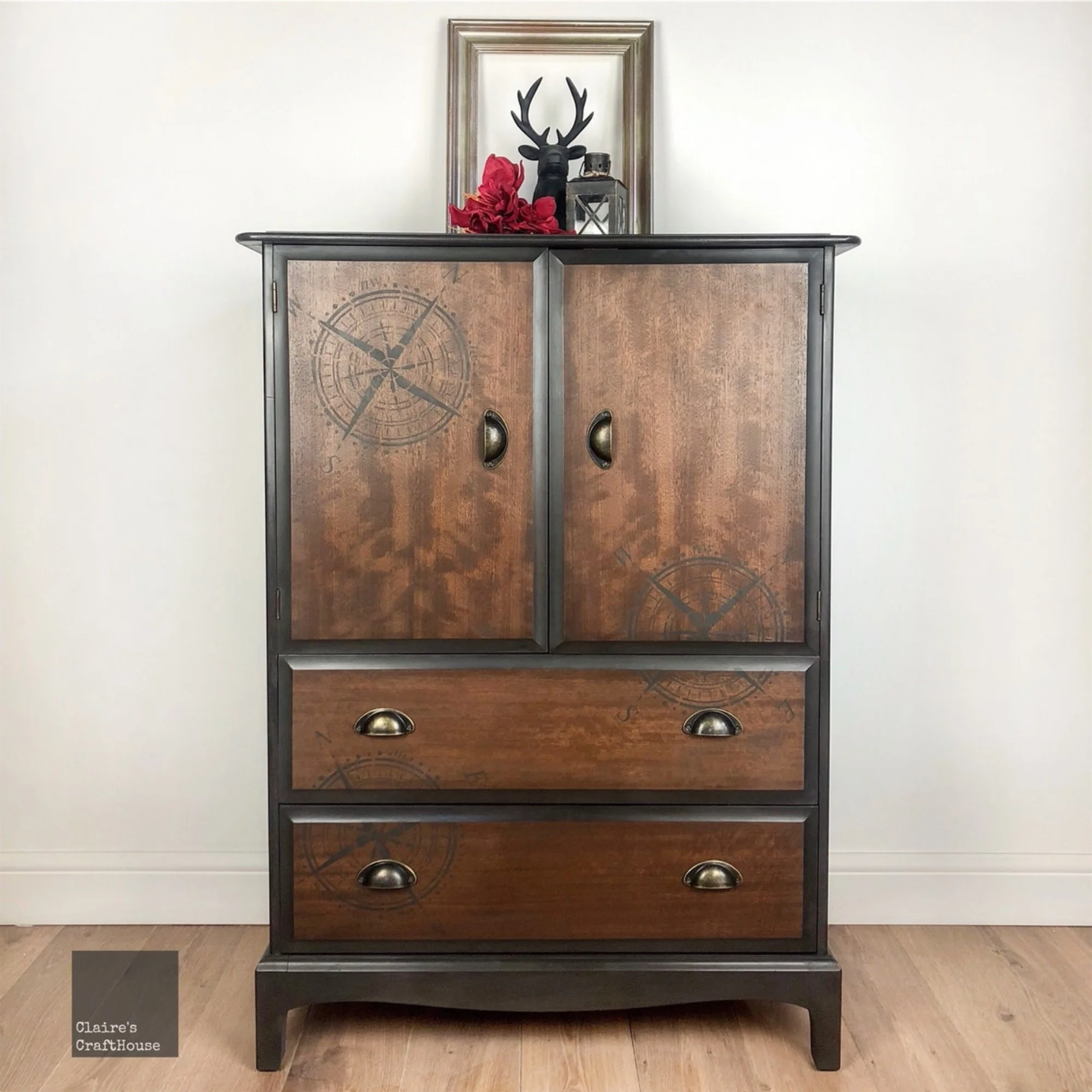 commission-stag-linen-cupboard-1.jpg