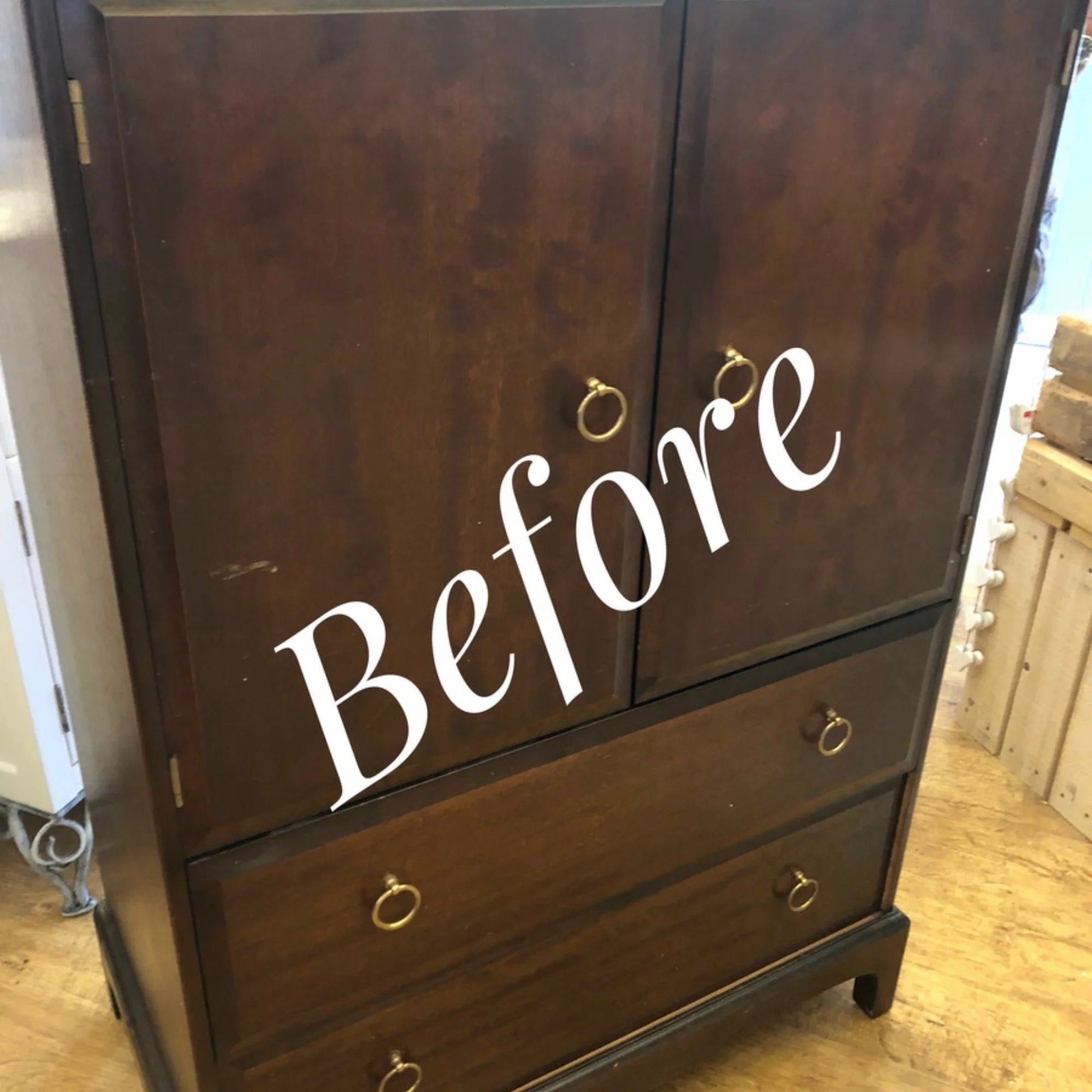 stag-linen-cupboard-before-restyle.jpg