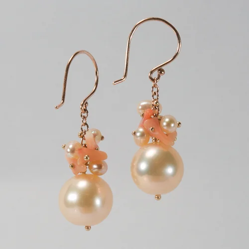 tiffanypeaypearlcoralclusterearring500-1.jpg