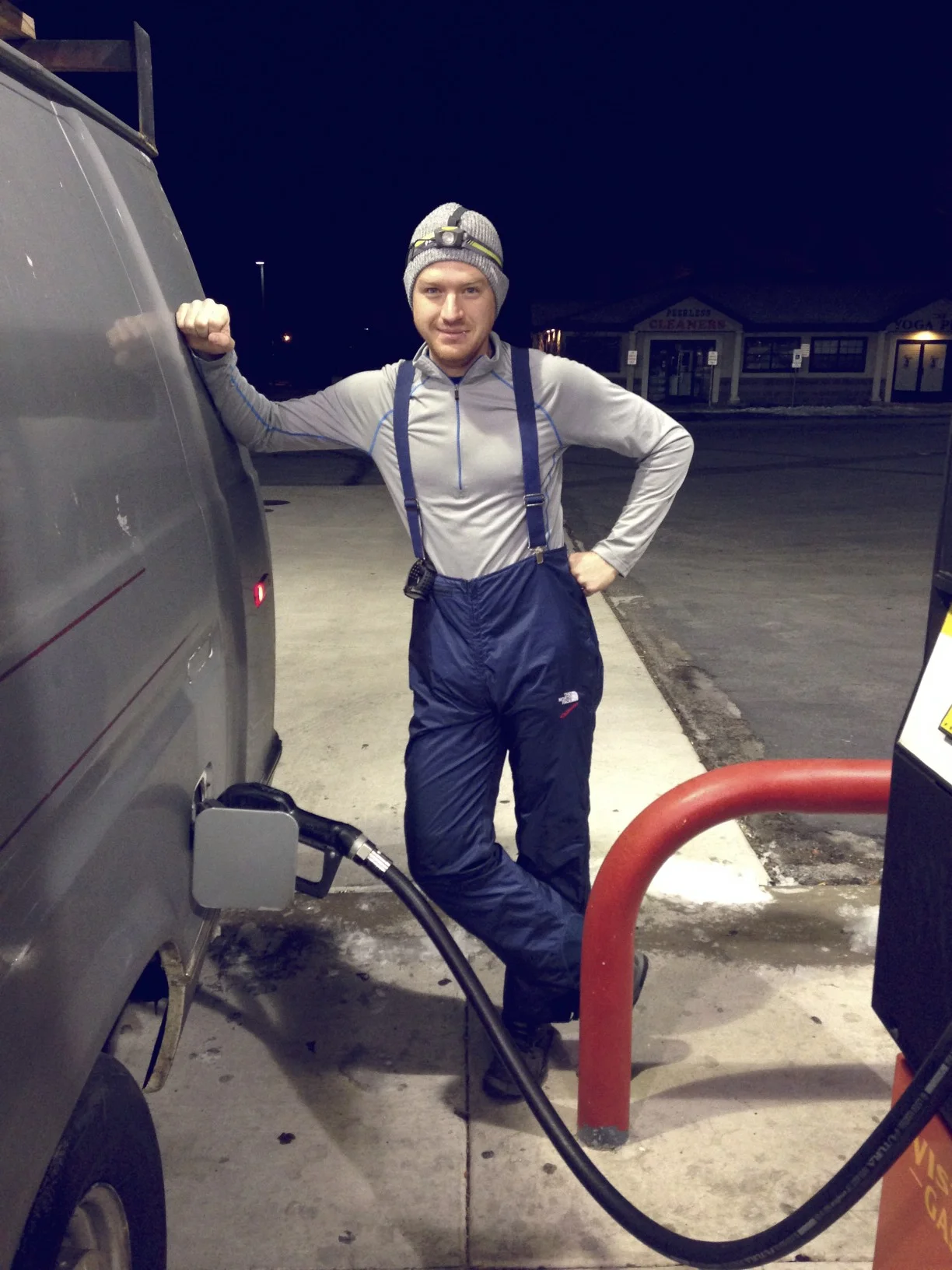 5AM fillin' up the rig. 