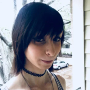 hailey-bobella.jpg