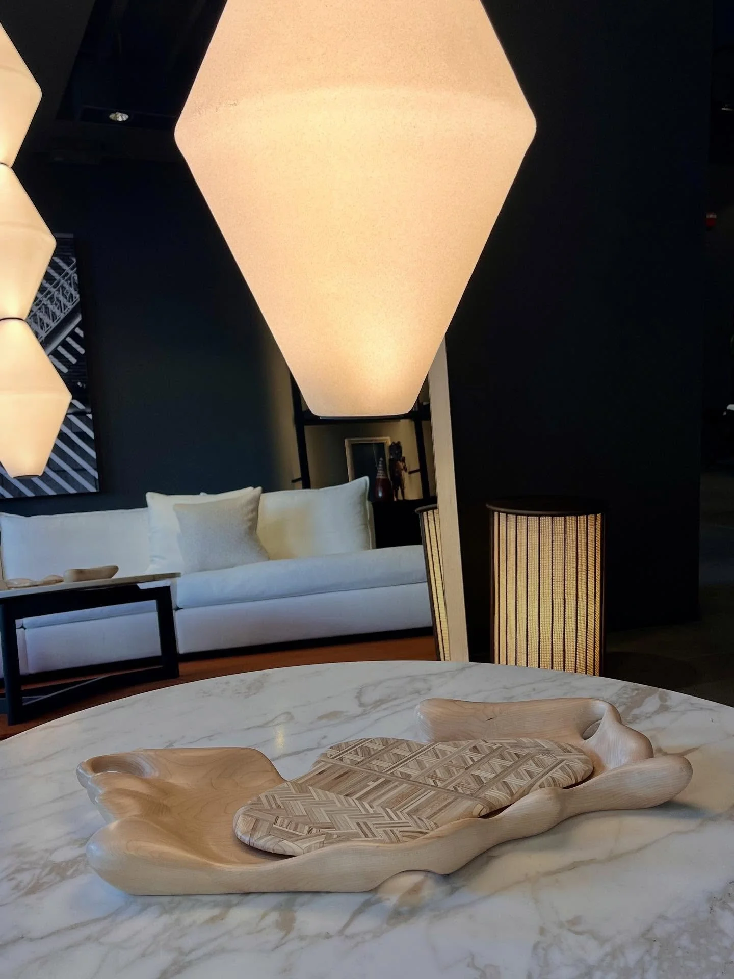 Nerikomi Trey Tray, plywood and maple

Need a holiday gift idea? 

Styled at @bebitalia and @boffidepadova_official because we have beautiful neighbors here in Georgetown @officialgeorgetowndc @georgetownmainst