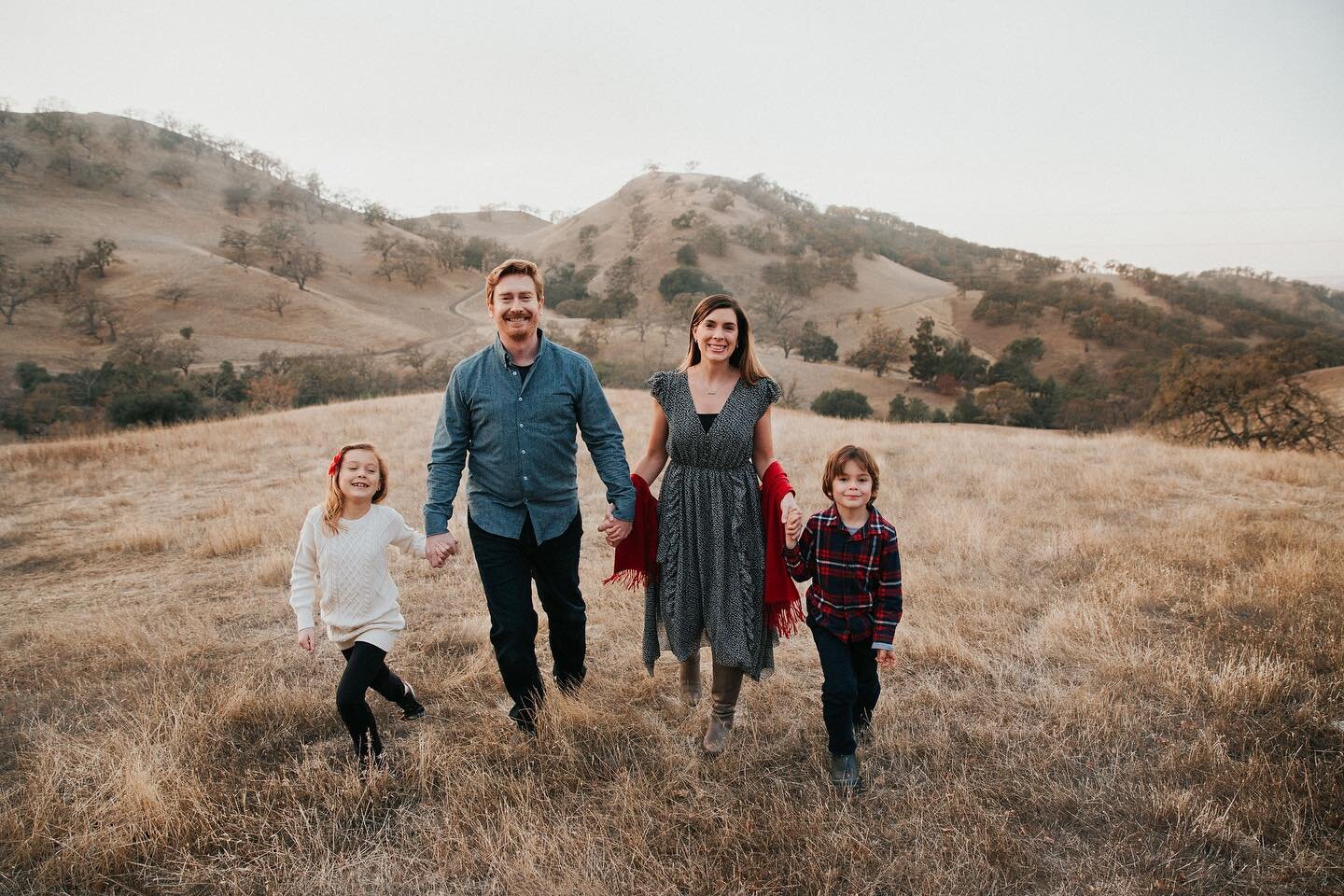 Rolling hills and fun families. 

#bayareaphotographer
#napafamilyphotographer #bayarealifestylephotographer
#lifestylephotographer
#sanfranciscofamilyphotographer #sonomacountyphotographer
#clickinmoms
#pleasantonphotographer
#lafayettephotographer

