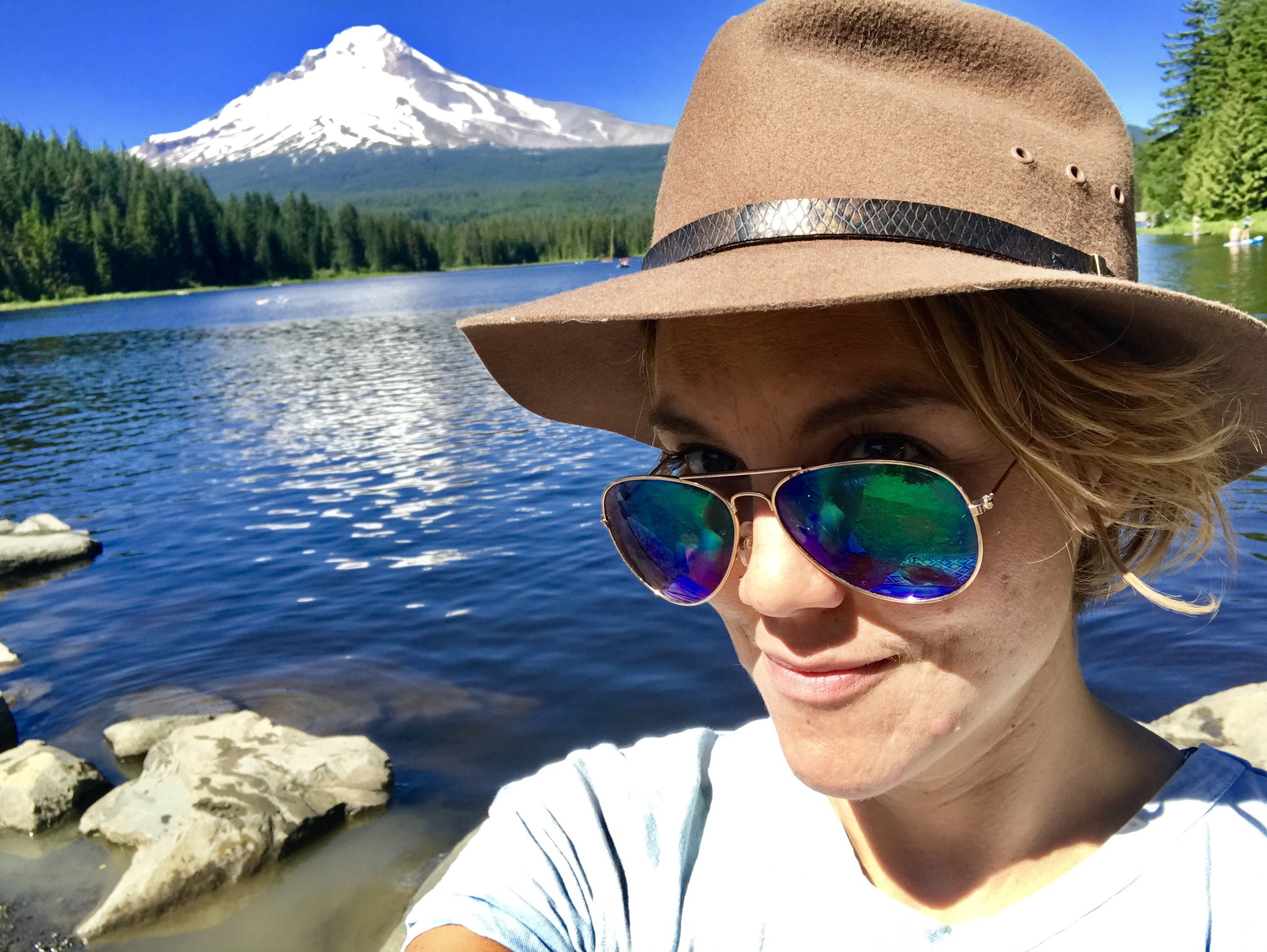 Little chance to explore Oregon, in between study sessions! Here I am at Trillium Lake, with a stunning view of Mt. Hood.