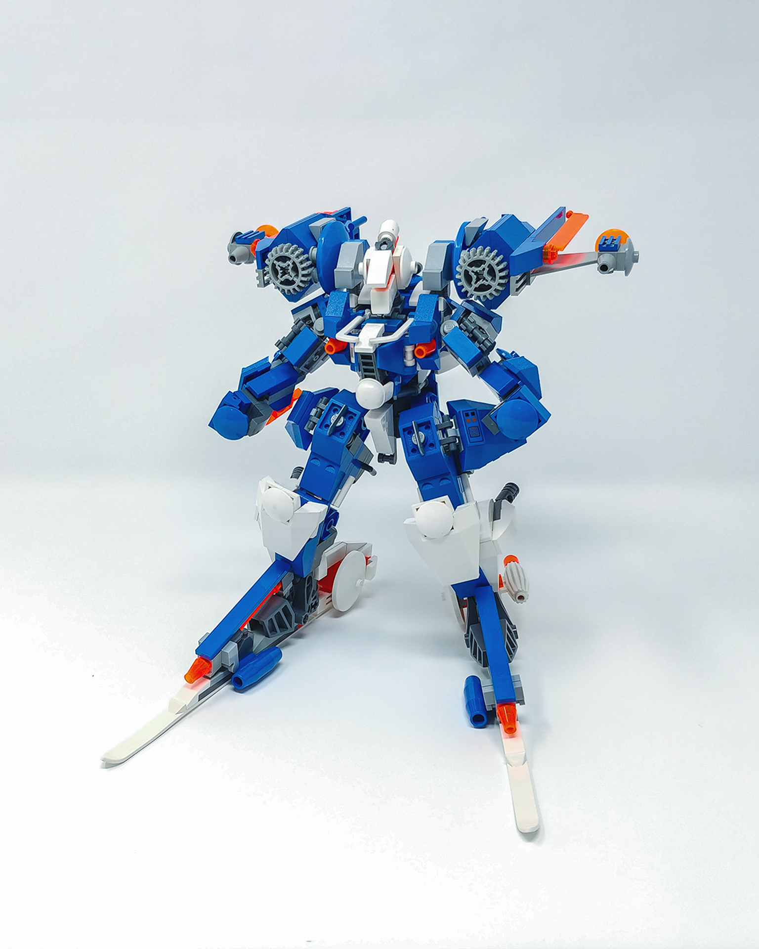 Ice Planet sets had copious amounts of neon orange, and skis. This robot is built for speed.