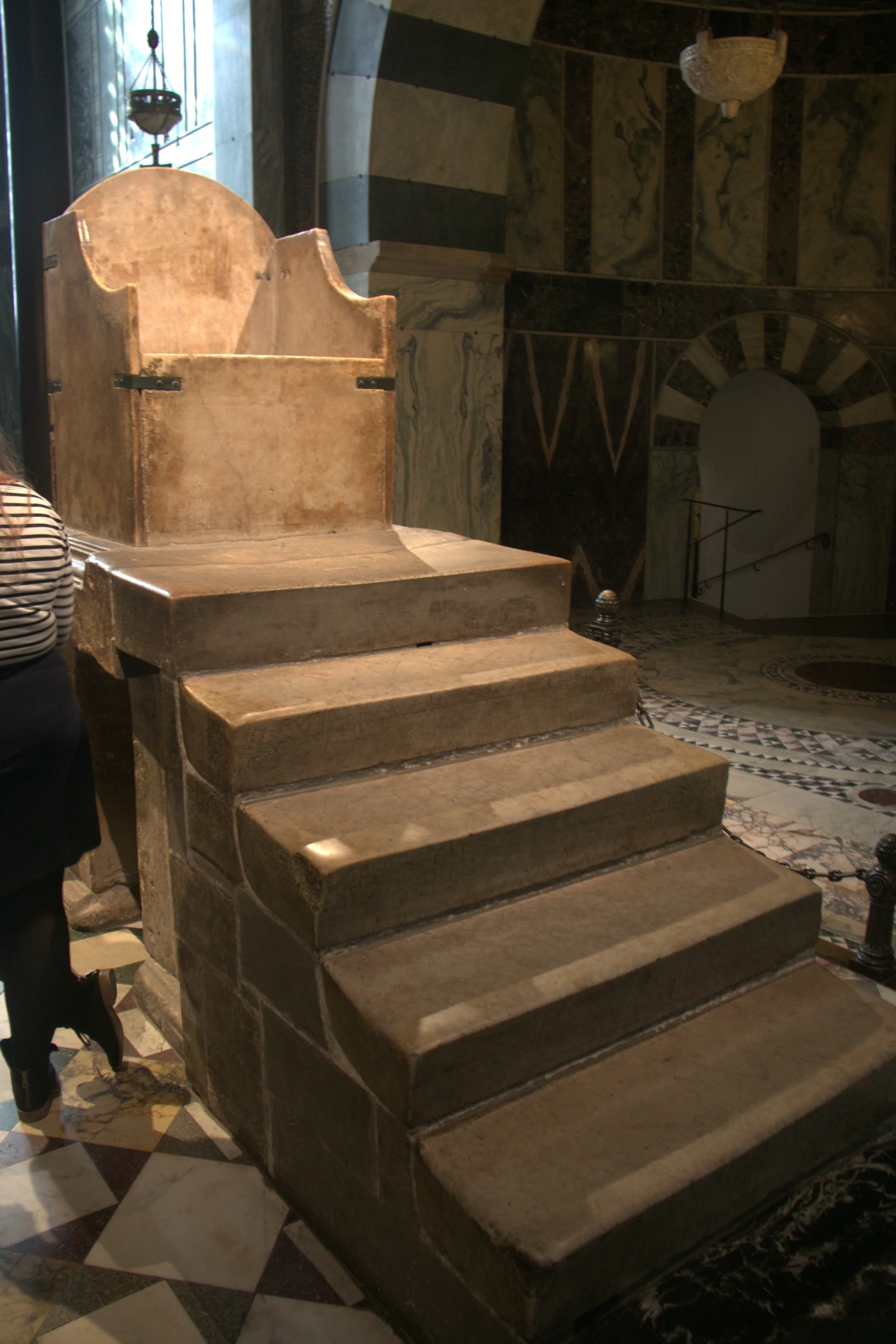 2018 | Aachen | Aachen Cathedral | Throne of Charlemagne